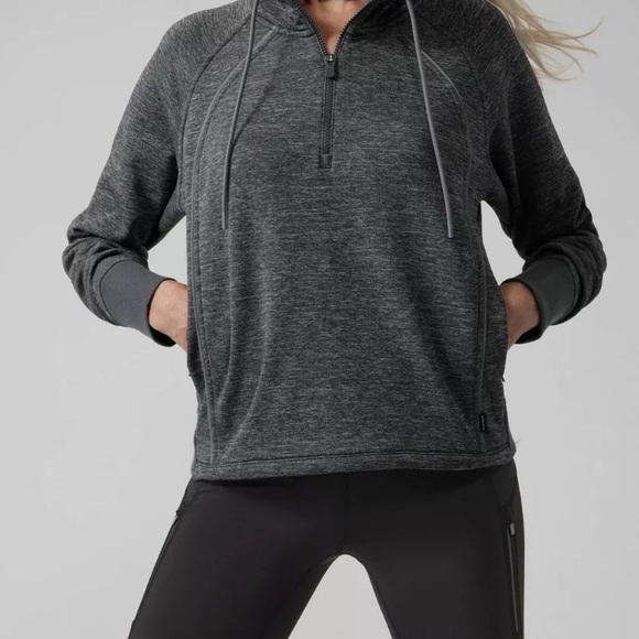 Athleta Altitude 1/2 zip sweatshirt. Gray. Women’s Medium - Picture 1 of 15